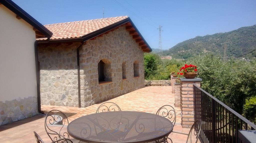 Taormina Villa Ibiscus Alcantara Gaggi Værelse billede