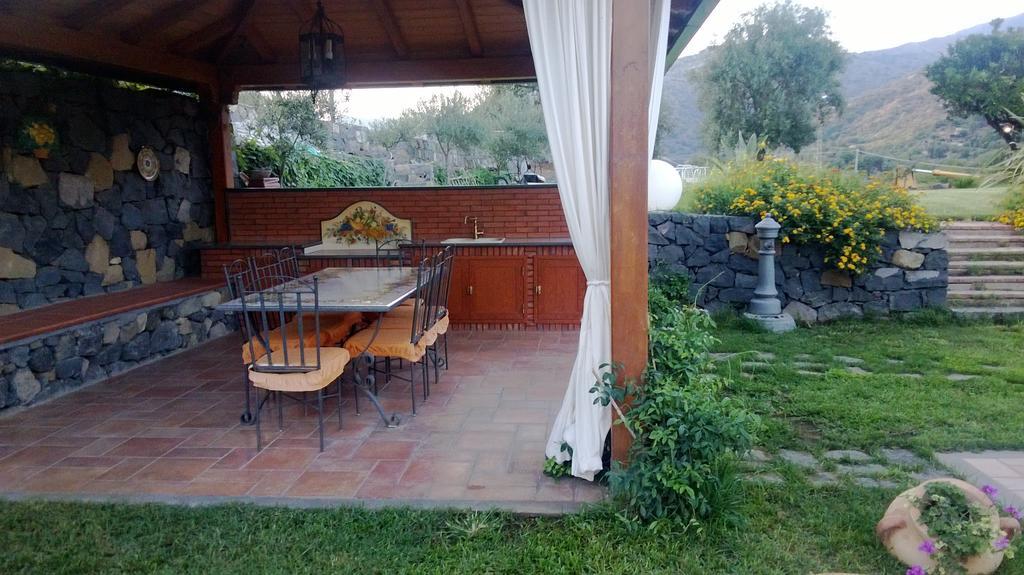 Taormina Villa Ibiscus Alcantara Gaggi Værelse billede
